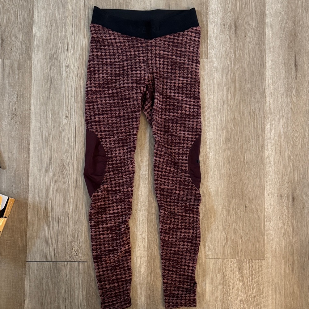 Women’s Nike Pro Hyperwarm Leggings in Maroon